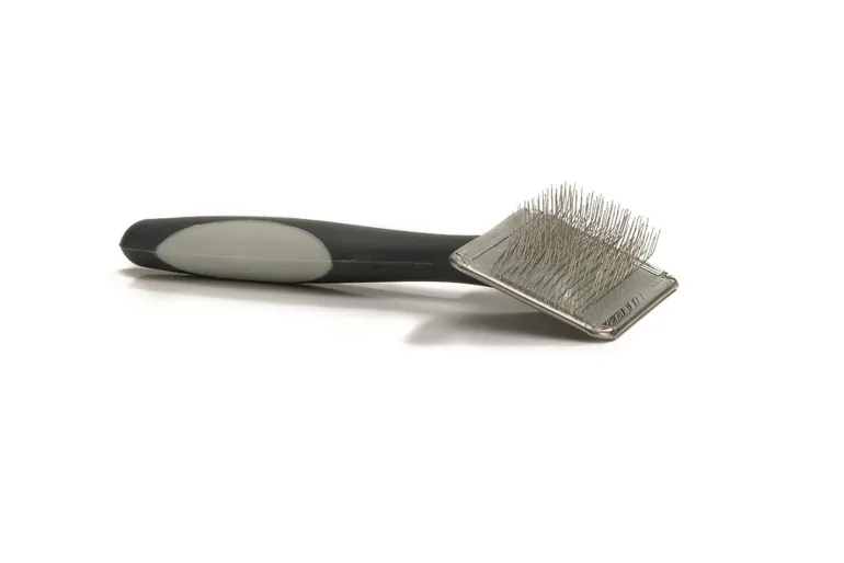 Brosse medium chat gris 16,5 cm