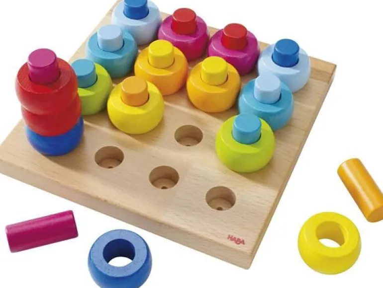 Jeu à enficher anneaux multicolores