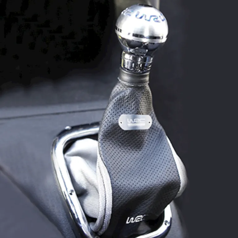 Soufflet levier de vitesse cuir / argent